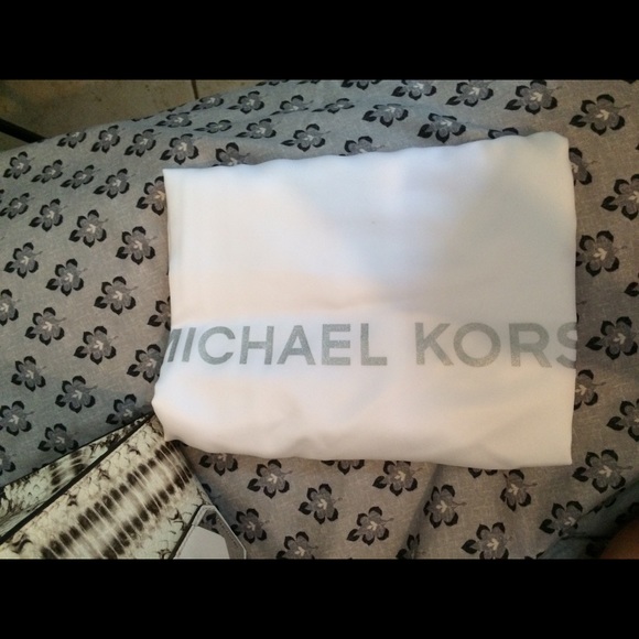 Brand new Michael Kors Purse and wallet set - Picture 6 of 8